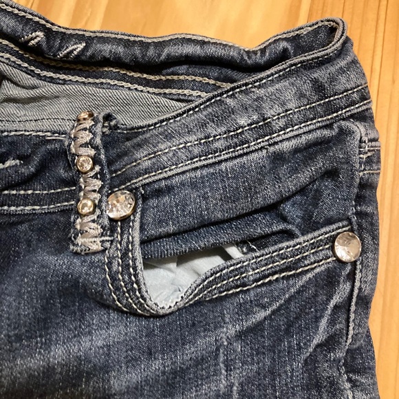 Grace in LA Rhinestone RN128119 Capri - Picture 3 of 16